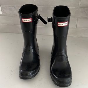 Hunter boots. Black size 10. Short. Good condition